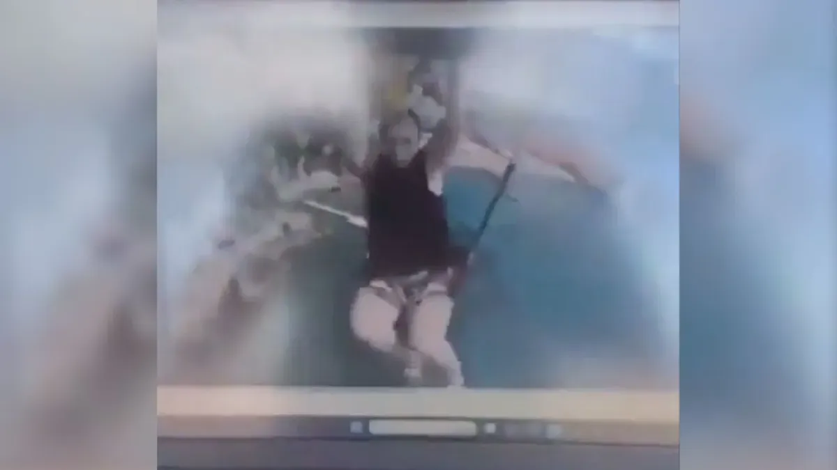 Jovem morre após soltar cinto durante voo de parasailing na Europa