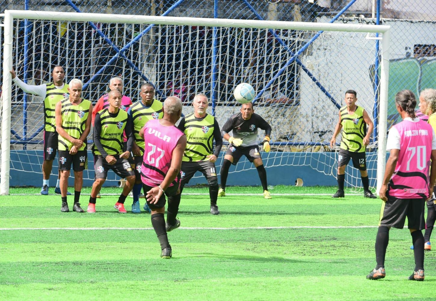 Prefeitura inaugura 77º campo de grama sintética em Salvador, desta vez na Estrada das Barreiras