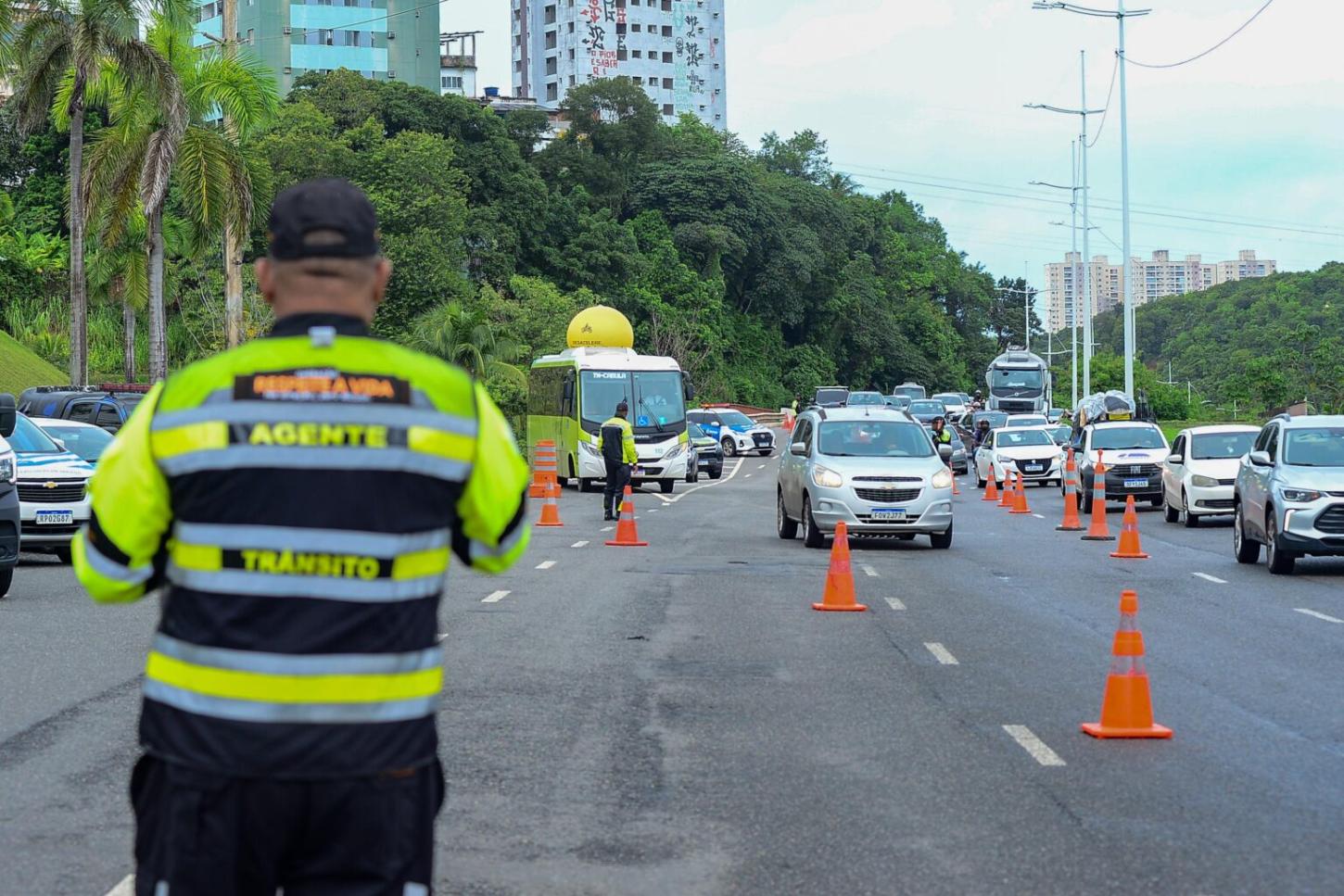 Transalvador alerta para segurança no trânsito no feriadão junino