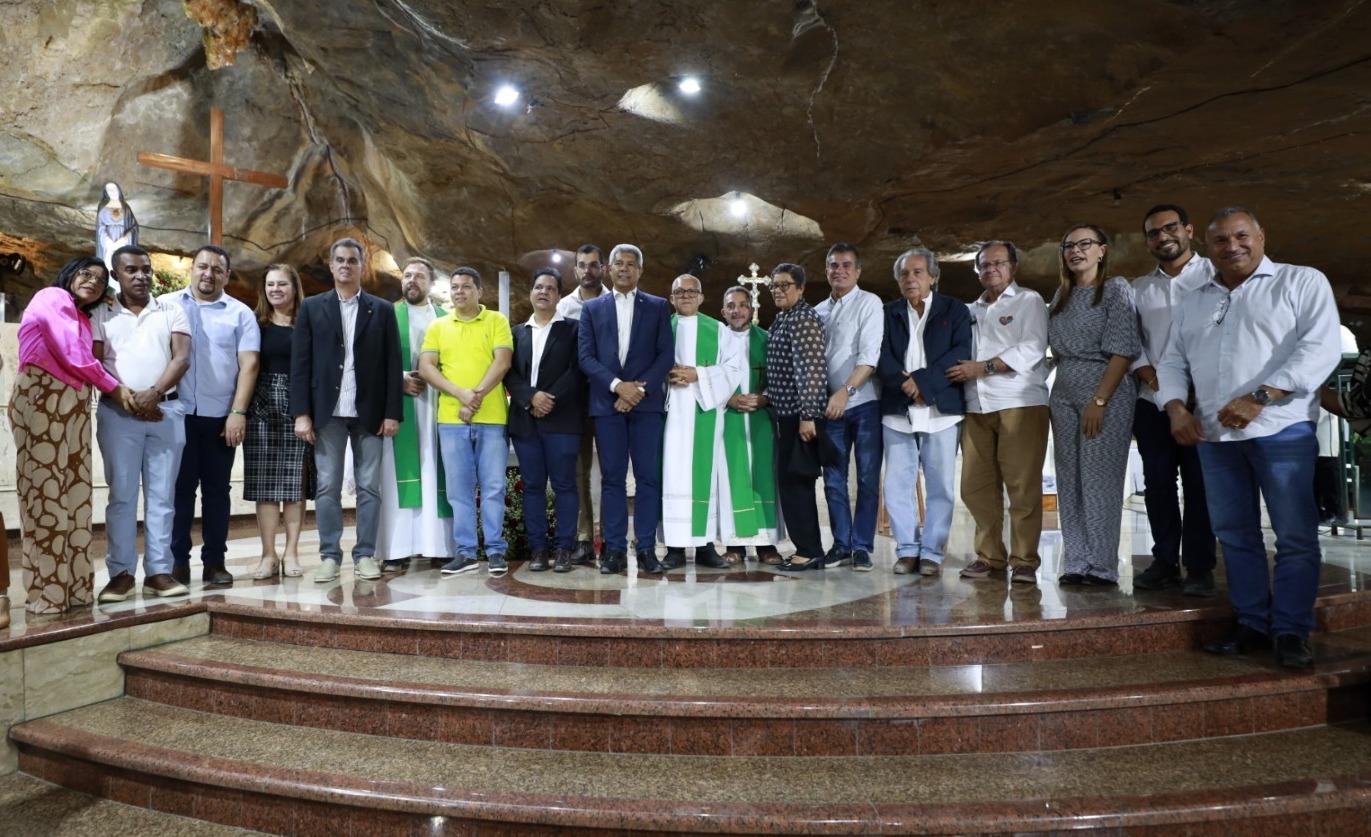 Governador Jerônimo Rodrigues participa da Festa de São Pedro em Bom Jesus da Lapa