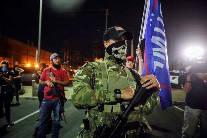 Megaprojeto de gastos e cortes de impostos de Trump reforça também a vitória dos defensores de armas de fogo