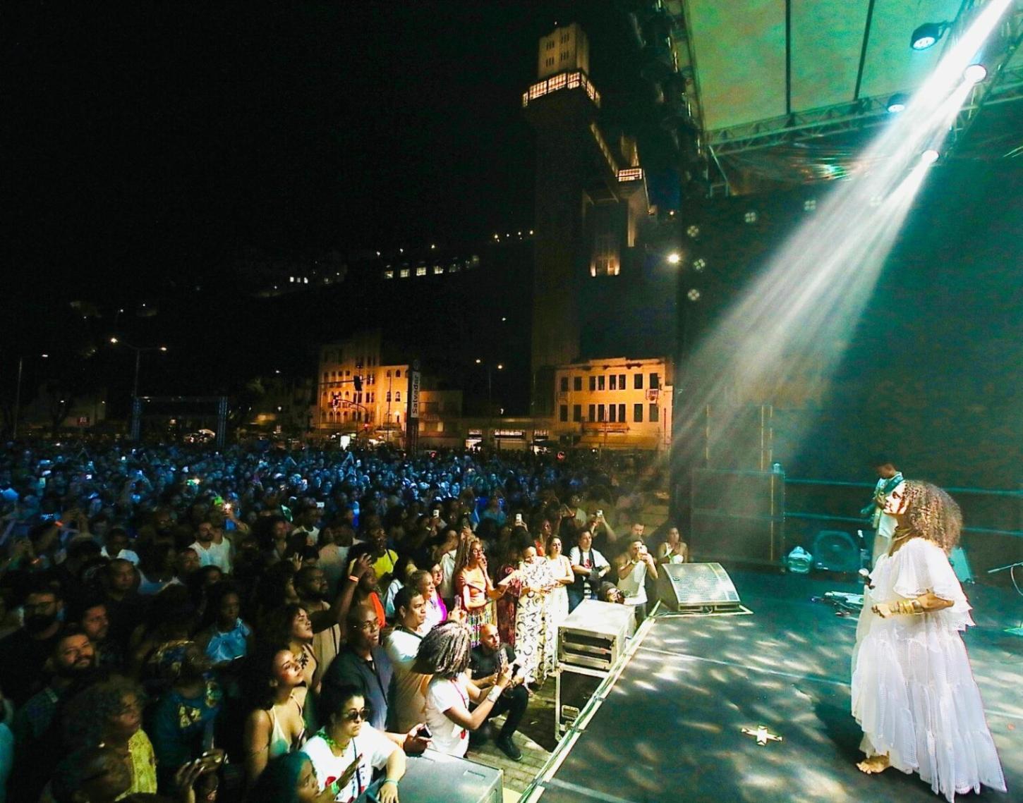 Show de Larissa Luz e convidadas encerra programação do Circuito Mulheres Negras em Movimento