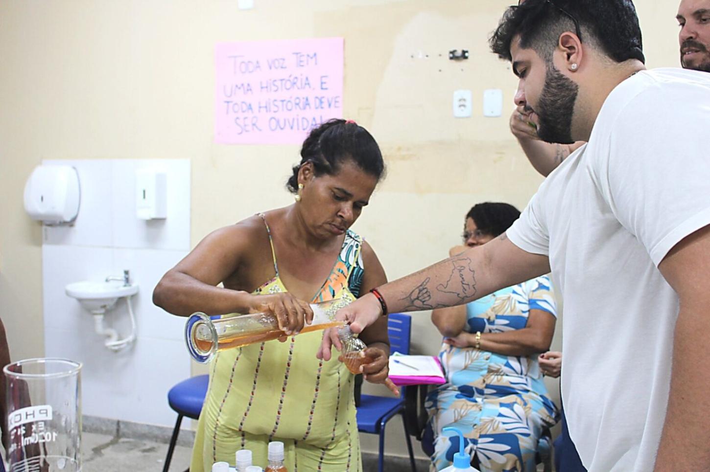 CAPS III Jardim Armação realiza oficina terapêutica do projeto Farmácia Viva