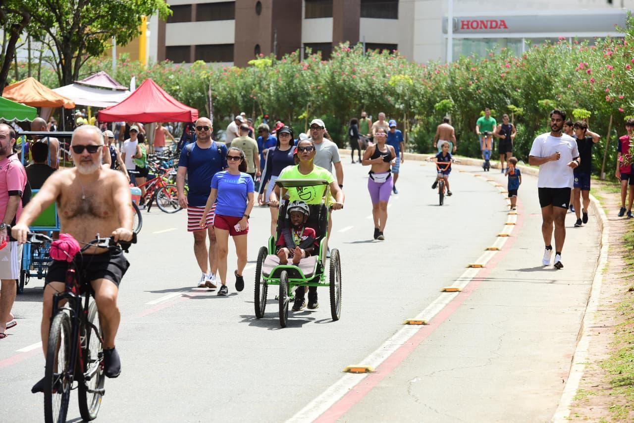 Com apoio da Prefeitura, projeto com equipamentos adaptados possibilita lazer para pessoas com deficiência