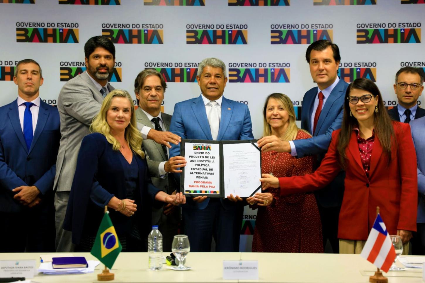 Enfrentamento à letalidade policial e prevenção à violência são temas do Comitê de Governança do Bahia pela Paz