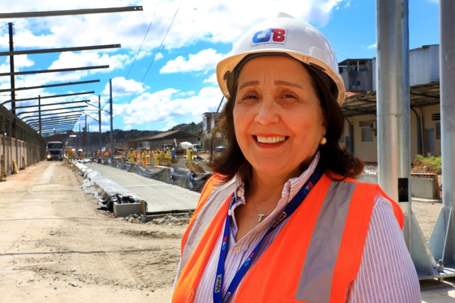 Mulheres ocupam posição de destaque nas obras do VLT e transformam setor da construção civil