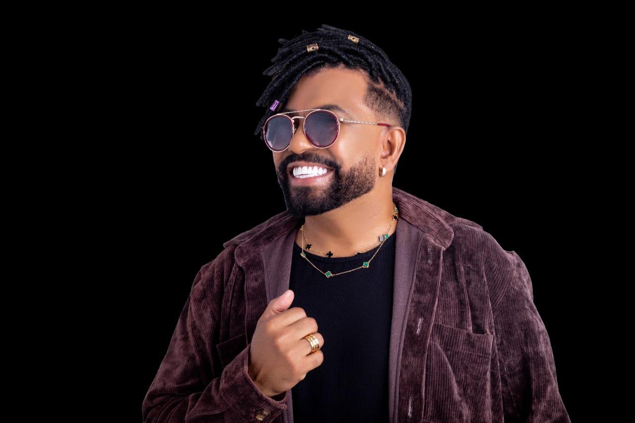 Silvanno Salles lança coletânea de hits com mais  pedidos pelos fãs de seus álbuns