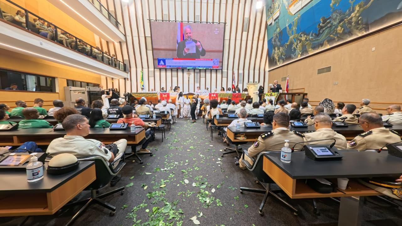 Alba promove sessão especial em comemoração aos 20 anos do Nafro