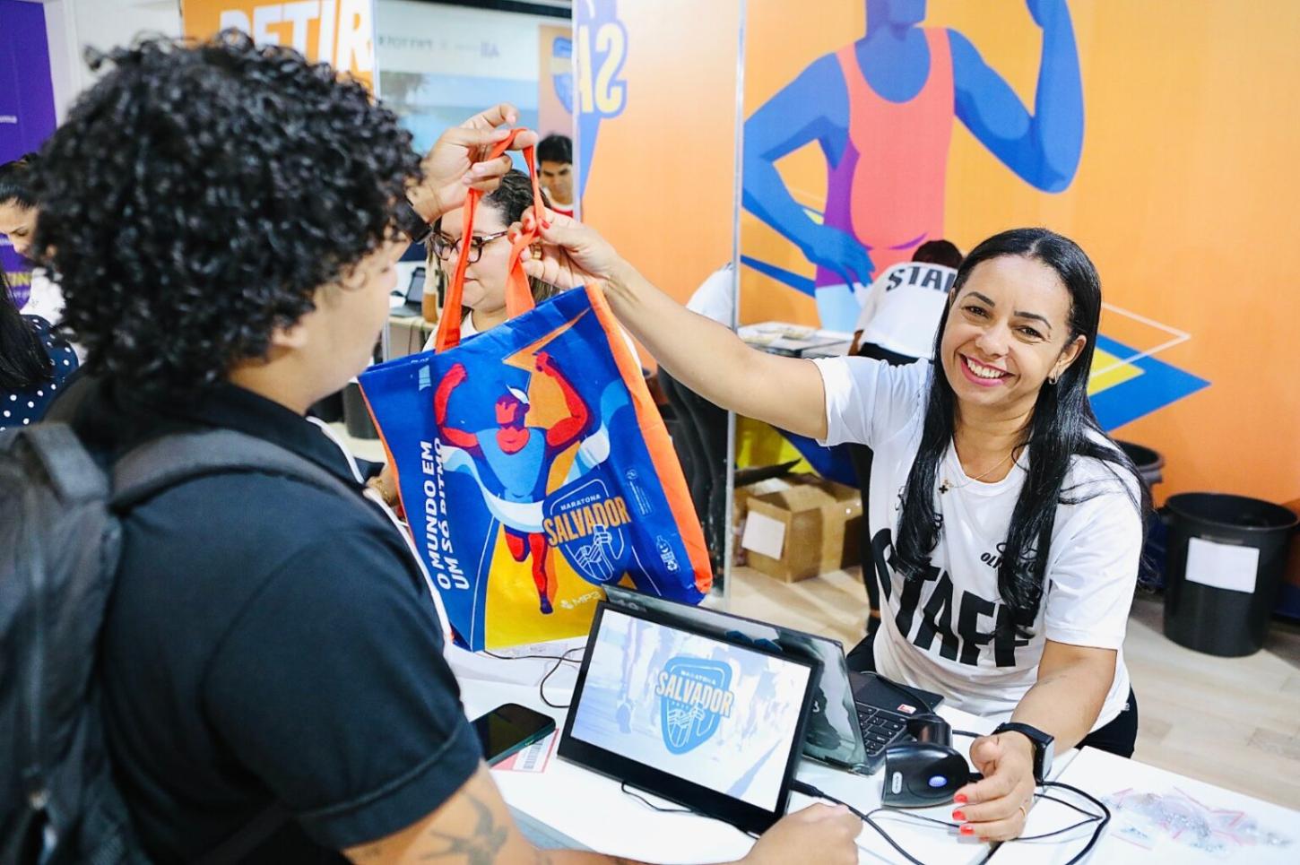 Com recorde de inscritos, Maratona Salvador 2025 inicia entrega de kits