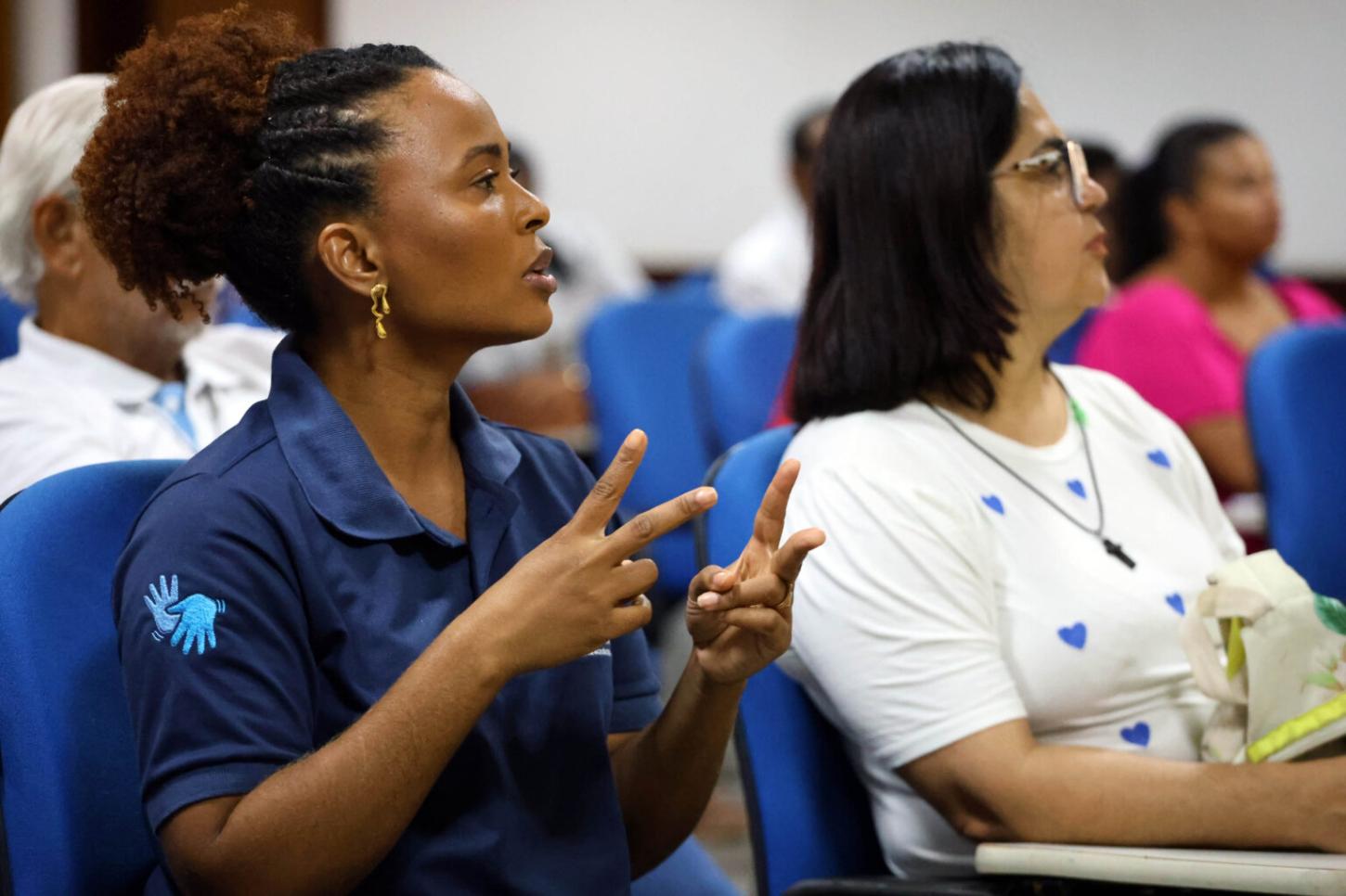Prefeitura de Salvador oferece curso de Libras exclusivo para padres da Arquidiocese