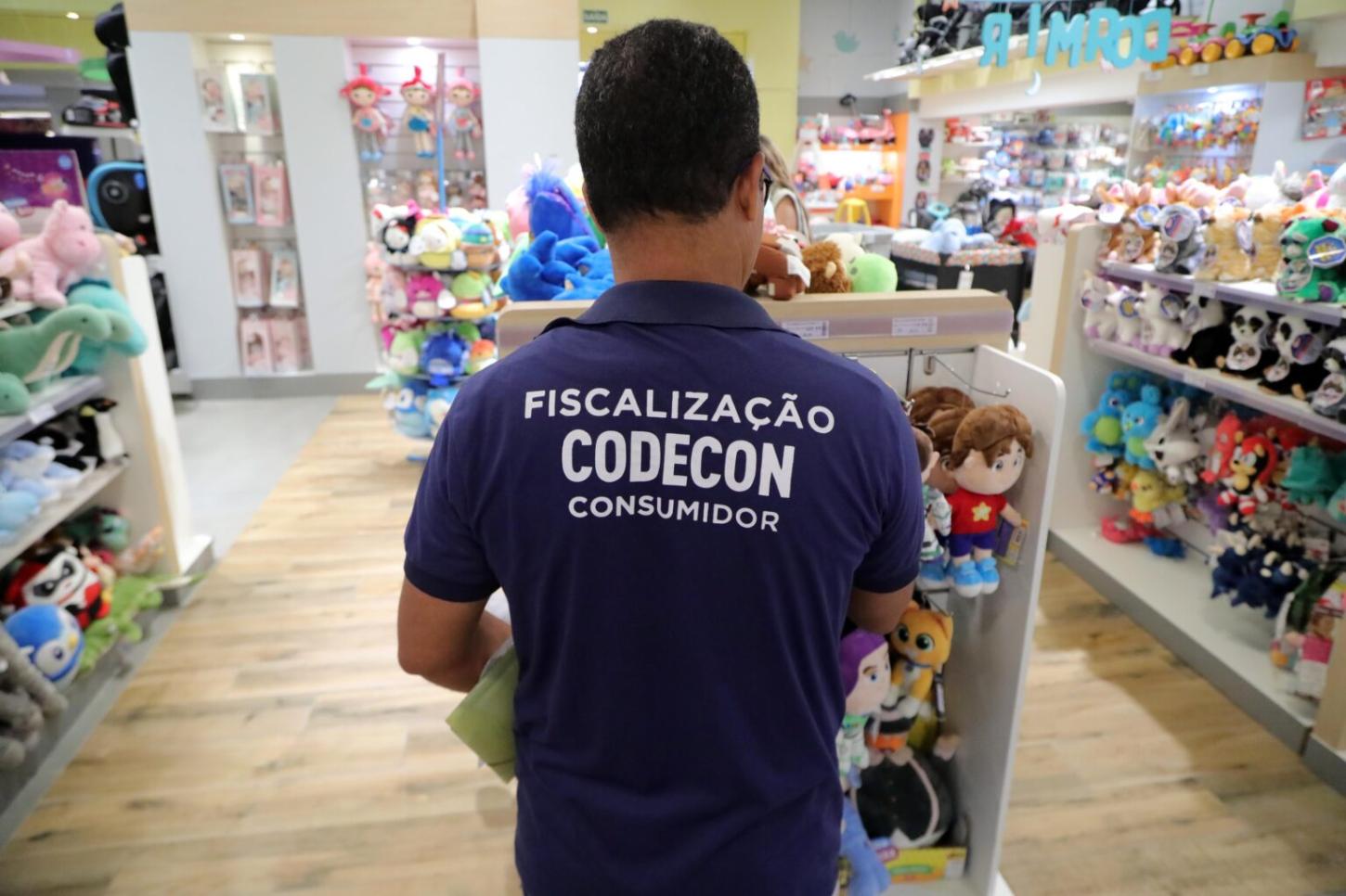 Prefeitura promove ação em shoppings de Salvador em alusão aos 35 anos do Código de Defesa do Consumidor