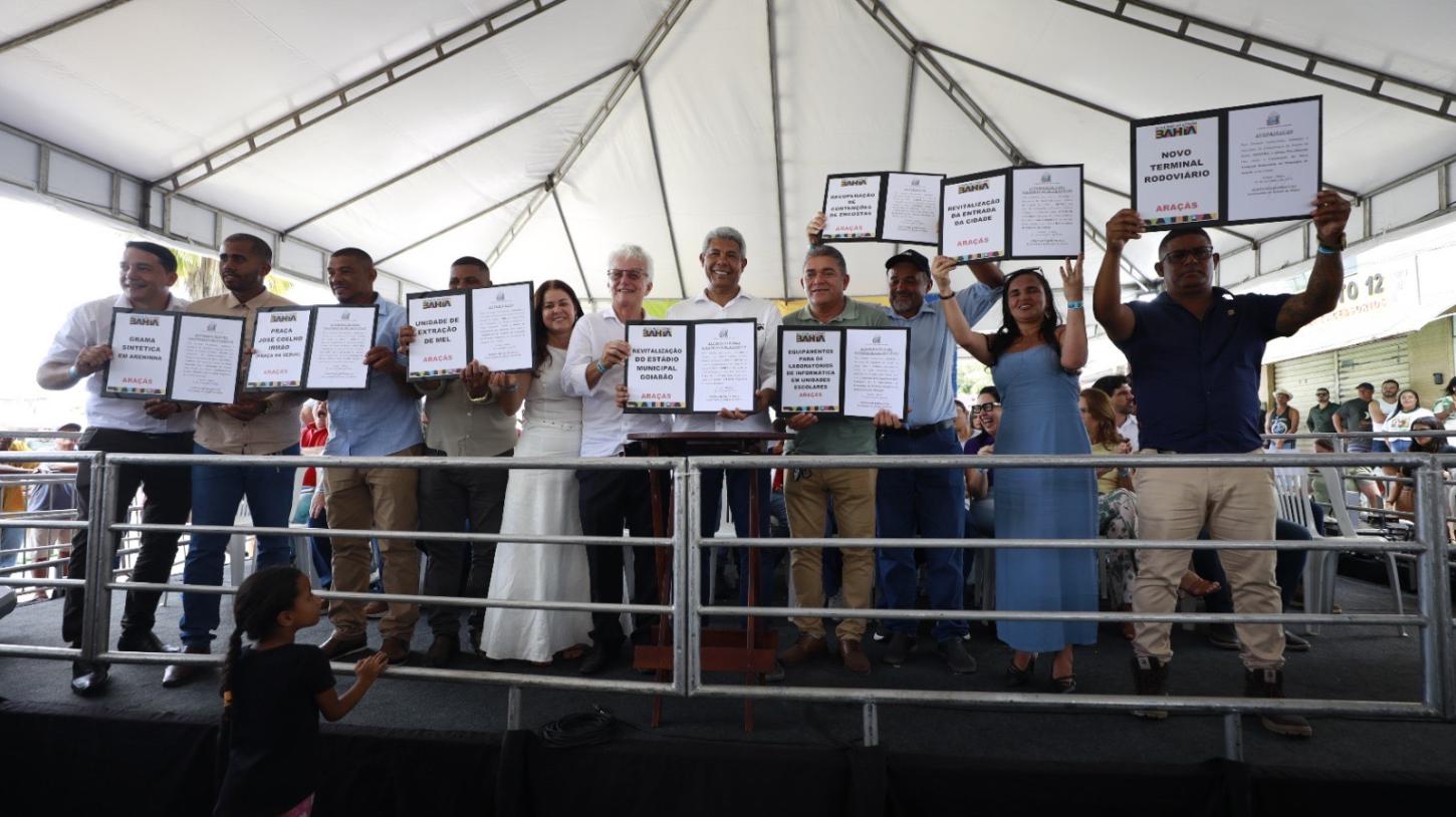 Em Araçás, Jerônimo Rodrigues anuncia pacote de obras para a revitalização de áreas importantes do município