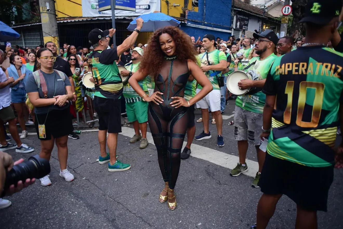 Iza aposta em transparência para ensaio de Imperatriz Leopoldinense; veja