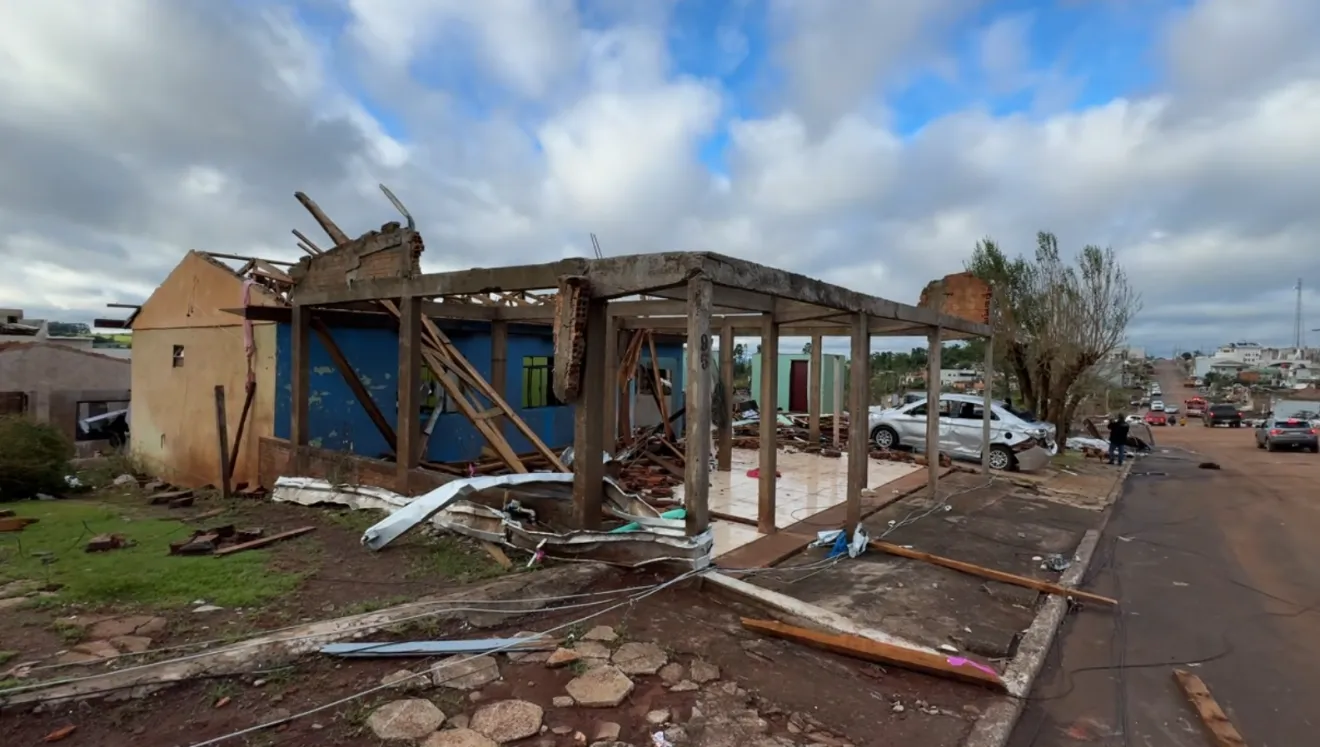 Mortes e desabrigados: entenda tornado que deixou cenário de guerra no PR