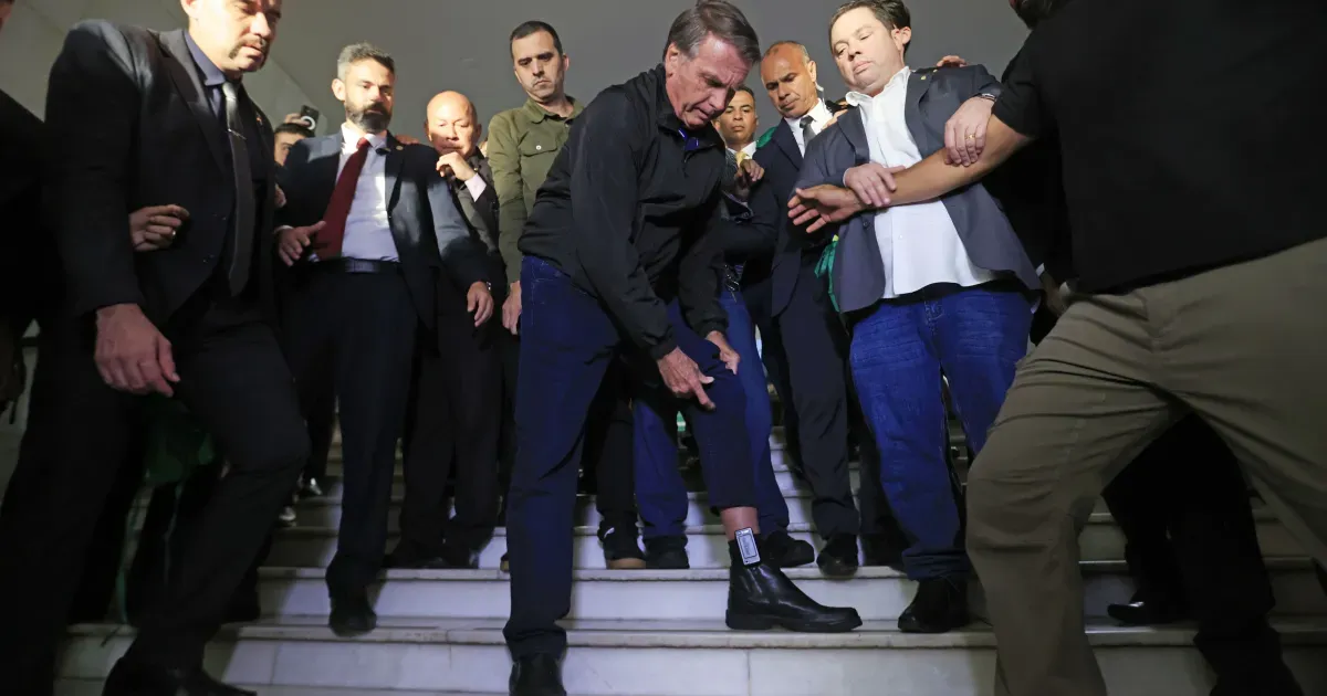 PF suspeita que aparelho de soldagem foi usado em tornozeleira de Bolsonaro