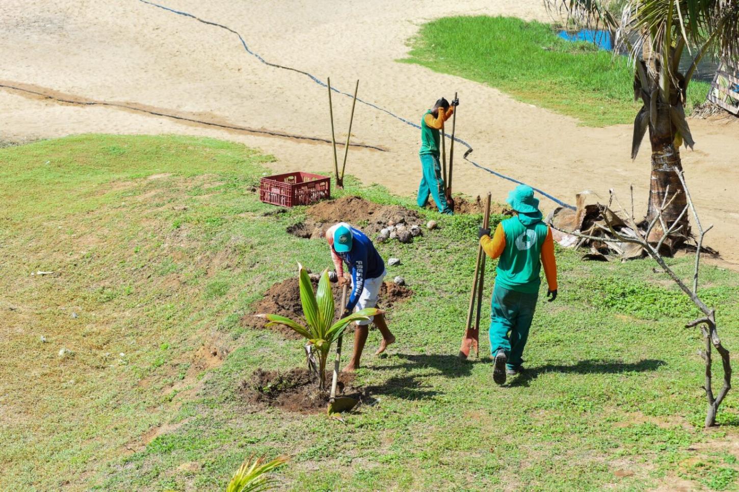 Prefeitura promove mais uma ação ambiental do projeto Praia Verde no Rio Vermelho