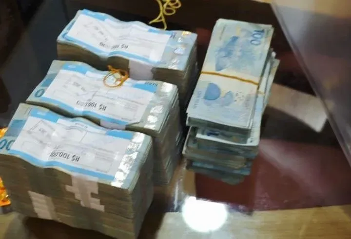 PF apreende cerca de R$ 400 mil na casa de Sóstenes Cavalcante;