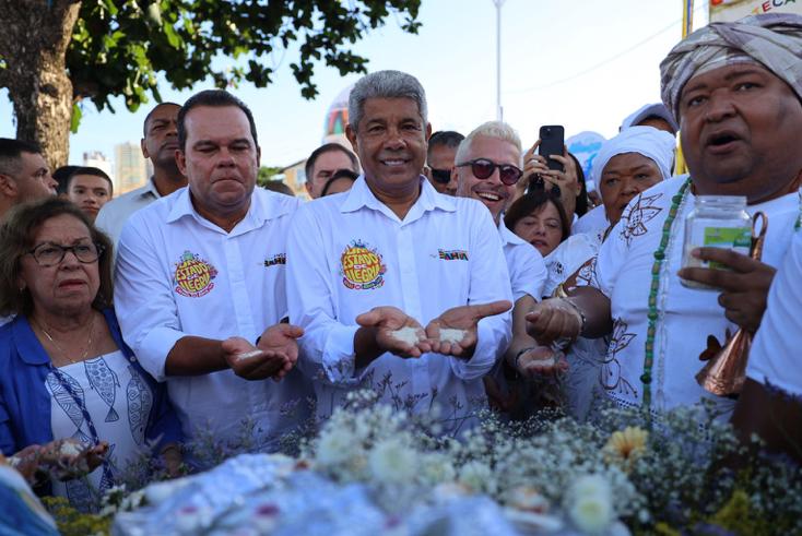 Fé e tradição marcam a Festa de Iemanjá em Salvador