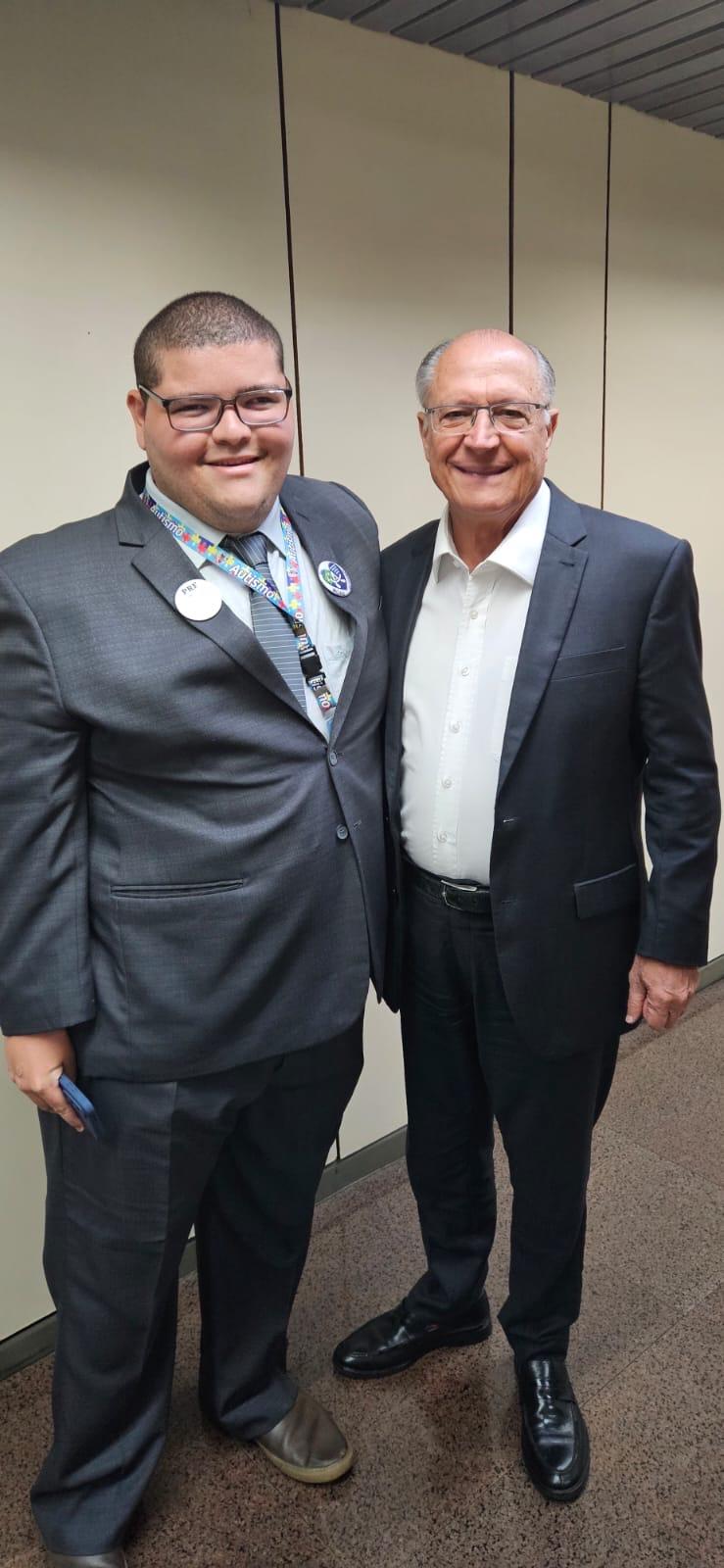 ENTREVISTA ESPECIAL JOÃO PEDRO – AUTISTA EMBAIXADOR DOS AUTISTAS DO BRASIL