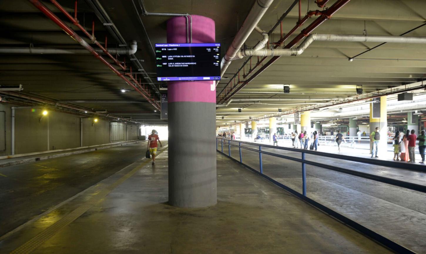 Estação da Lapa recebe painéis com informações dos ônibus em tempo real