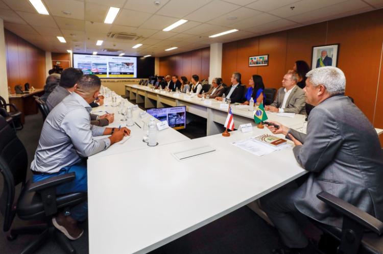 Santaluz recebe ambulâncias e equipamentos hospitalares do Governo do Estado