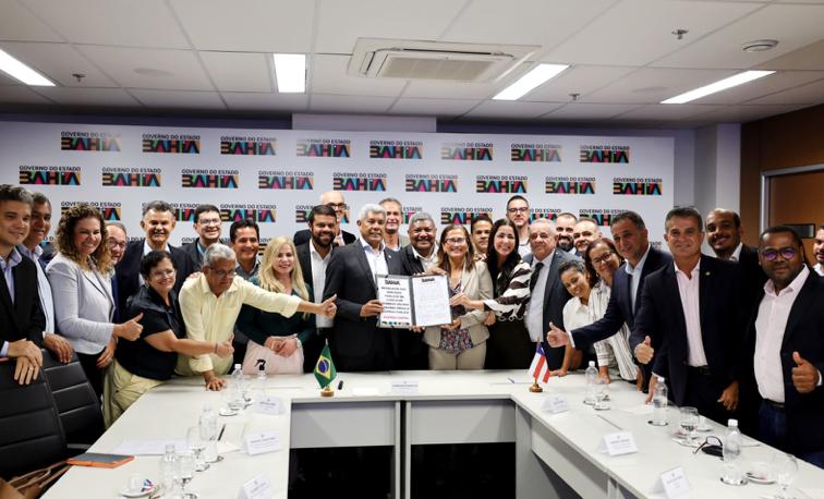 Governo do Estado firma convênio inédito com consórcio intermunicipal para regulação de resíduos sólidos na Bahia