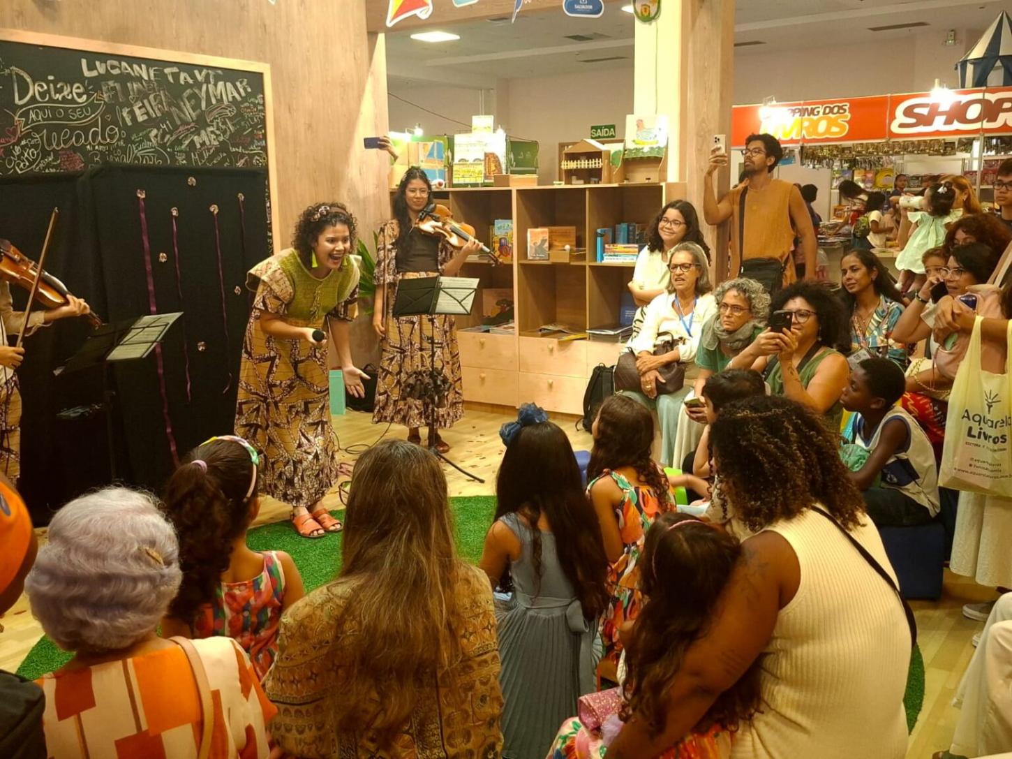 Mundo Encantado da Criança homenageia educadora Lydia Hortélio na Bienal do Livro