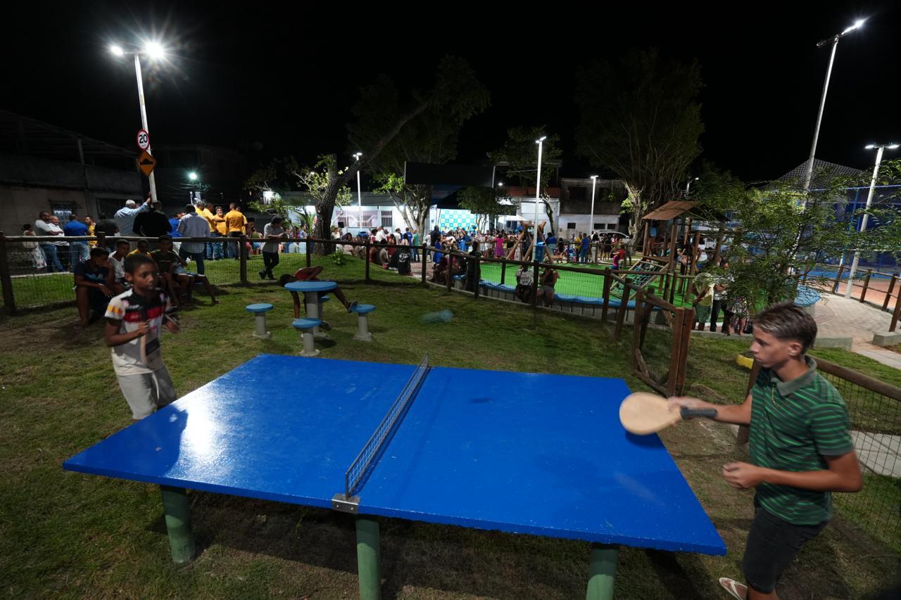 Prefeitura entrega praça requalificada em Paripe com mais opções de lazer para moradores do Subúrbio