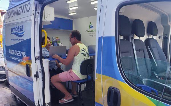 Unidade móvel da Embasa atende moradores da Mata Escura