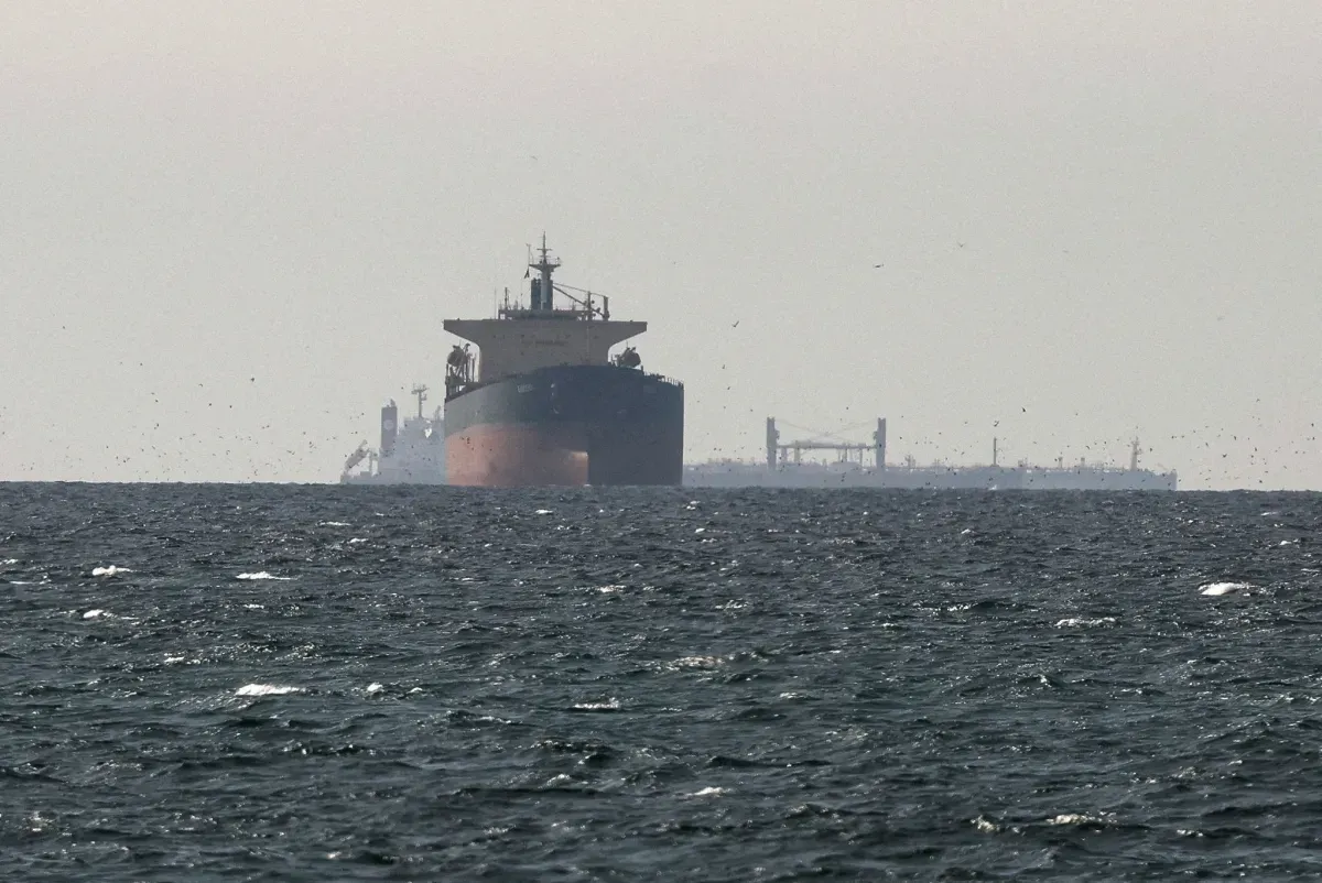 Navio dos EUA é atacado com mísseis iranianos em Ormuz, diz mídia do país