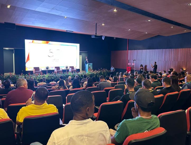 Seagri destaca crescimento da avicultura baiana em abertura do I Simpósio Aves Nordeste 2026