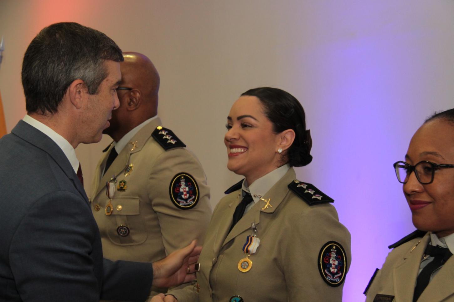 Segurança Pública reconhece com Medalha do Mérito profissionais dedicados ao policiamento comunitário