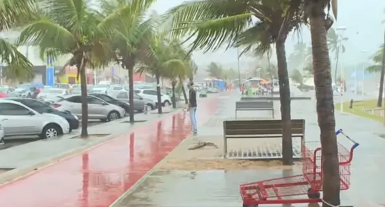Inmet emite alerta de vendaval para 199 cidades da Bahia; Salvador está entre as áreas sob risco