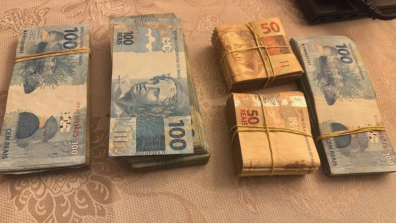 PF deflagra nova operação contra aliados de Sóstenes Cavalcante e apreende dinheiro em livro falso