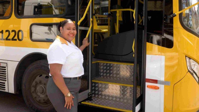 Salvador terá linhas de ônibus operadas exclusivamente por mulheres durante a Copa do Mundo Feminina de 2027