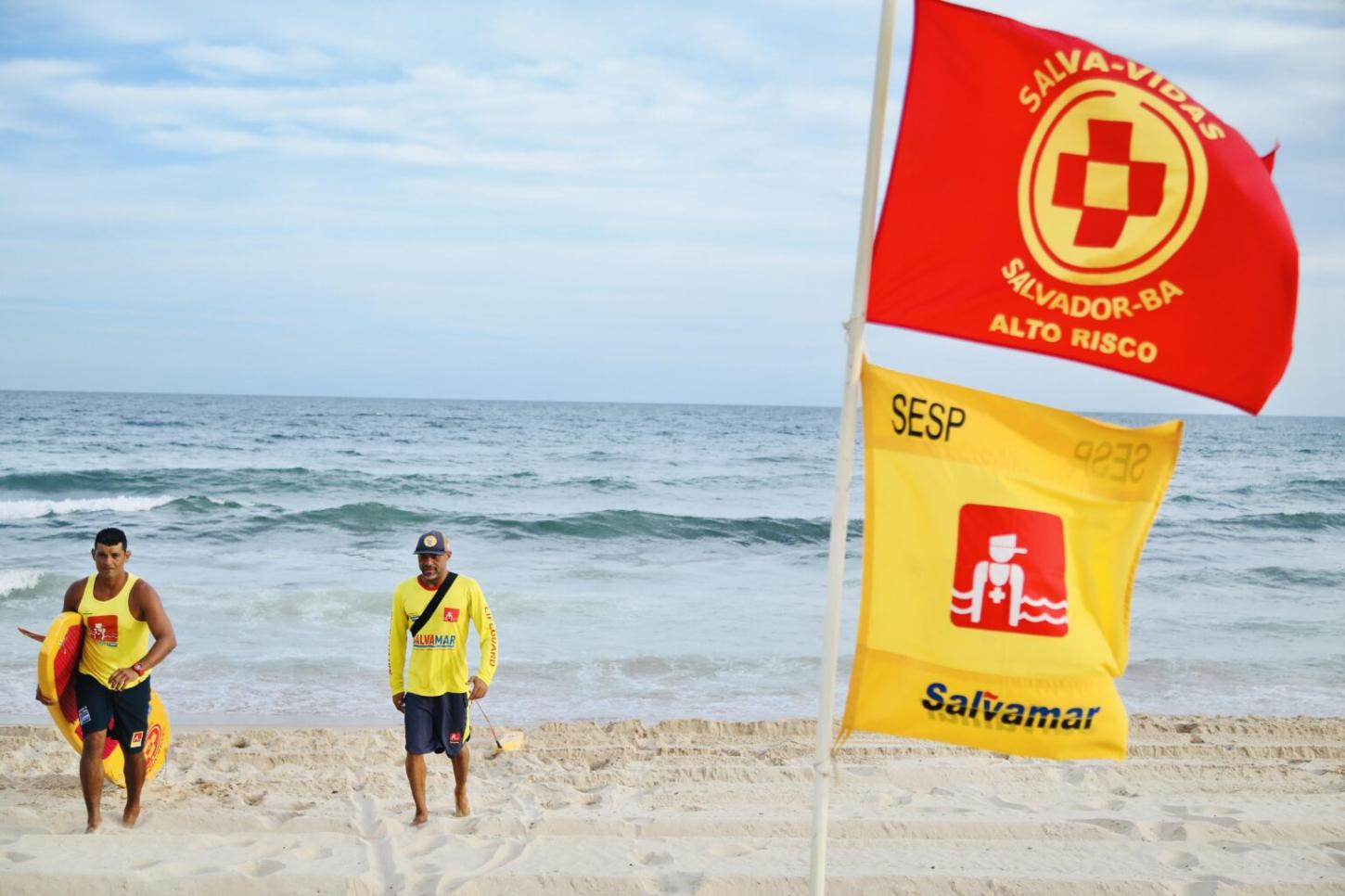 Salvamar alerta para risco de afogamentos e orienta banhistas sobre mar agitado em Salvador