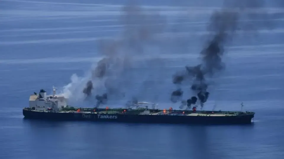 UE alerta navios ligados aos EUA, Israel e Sauditas a evitarem Mar Vermelho