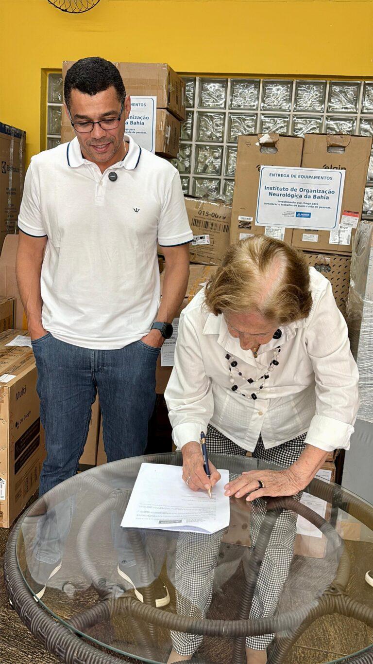 Prefeitura entrega equipamentos para instituições de atendimento a pessoas com deficiência em Salvador