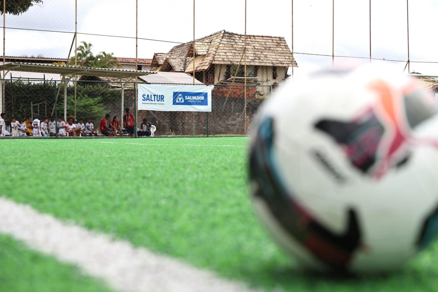 Torneio internacional de futebol de base estreia em Salvador com 1,5 mil atletas e mais de 100 equipes