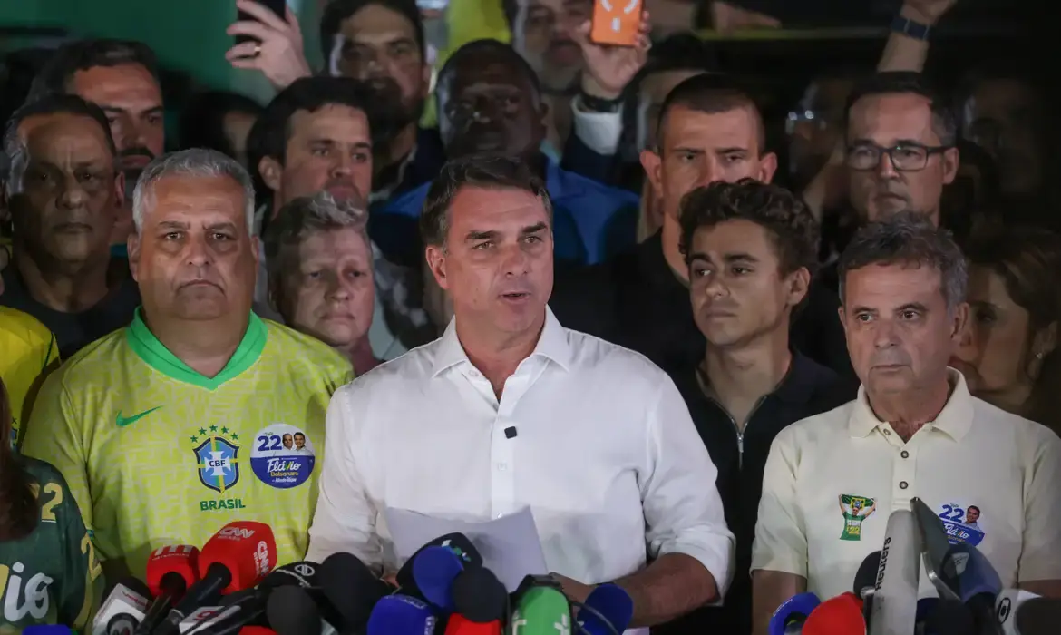 Flávio não reconhece vitória de Lula e diz que pedirá anulação das eleições