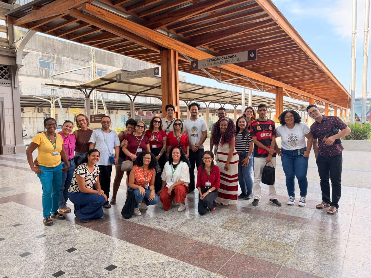 VLT recebe usuários da APAE de Salvador em experiência de inclusão e mobilidade