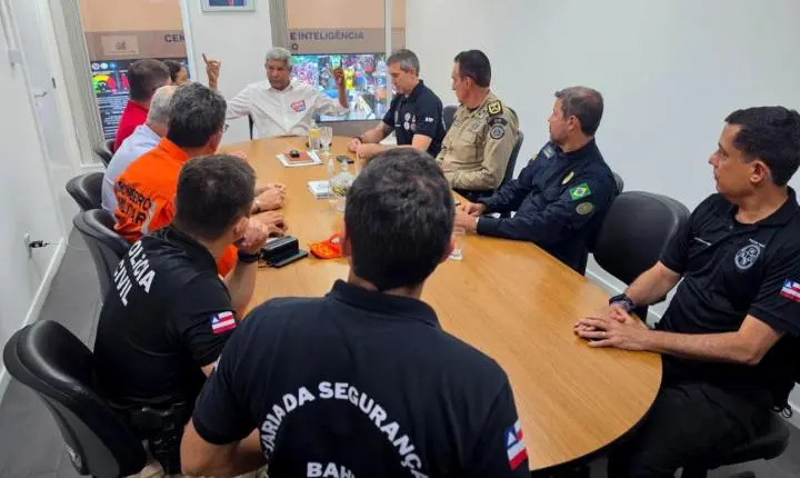Jerônimo Rodrigues se reúne com cúpula da segurança pública para acompanhar prorrogação do horário de votação