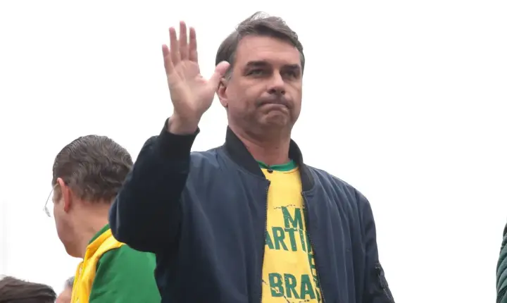 Partido Novo formaliza apoio a Flávio Bolsonaro no segundo turno